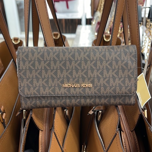 MICHAEL KORS JET SET TRV LARGE TRIFOLD Brown - Picture 4 of 16